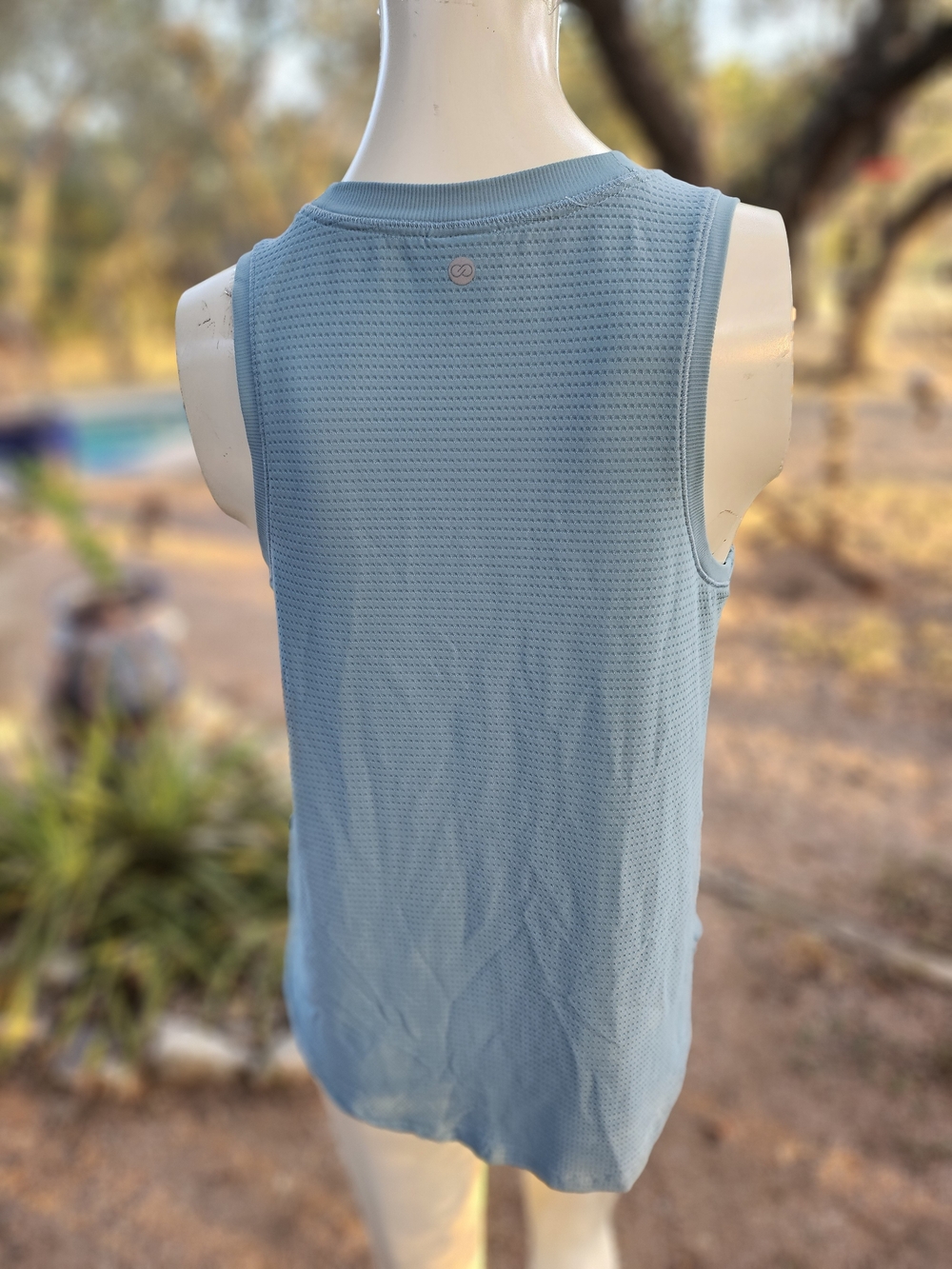 CALIA by Carrie Underwood Light Blue Textured Sleeveless Tank Top M - Picture 3 of 6